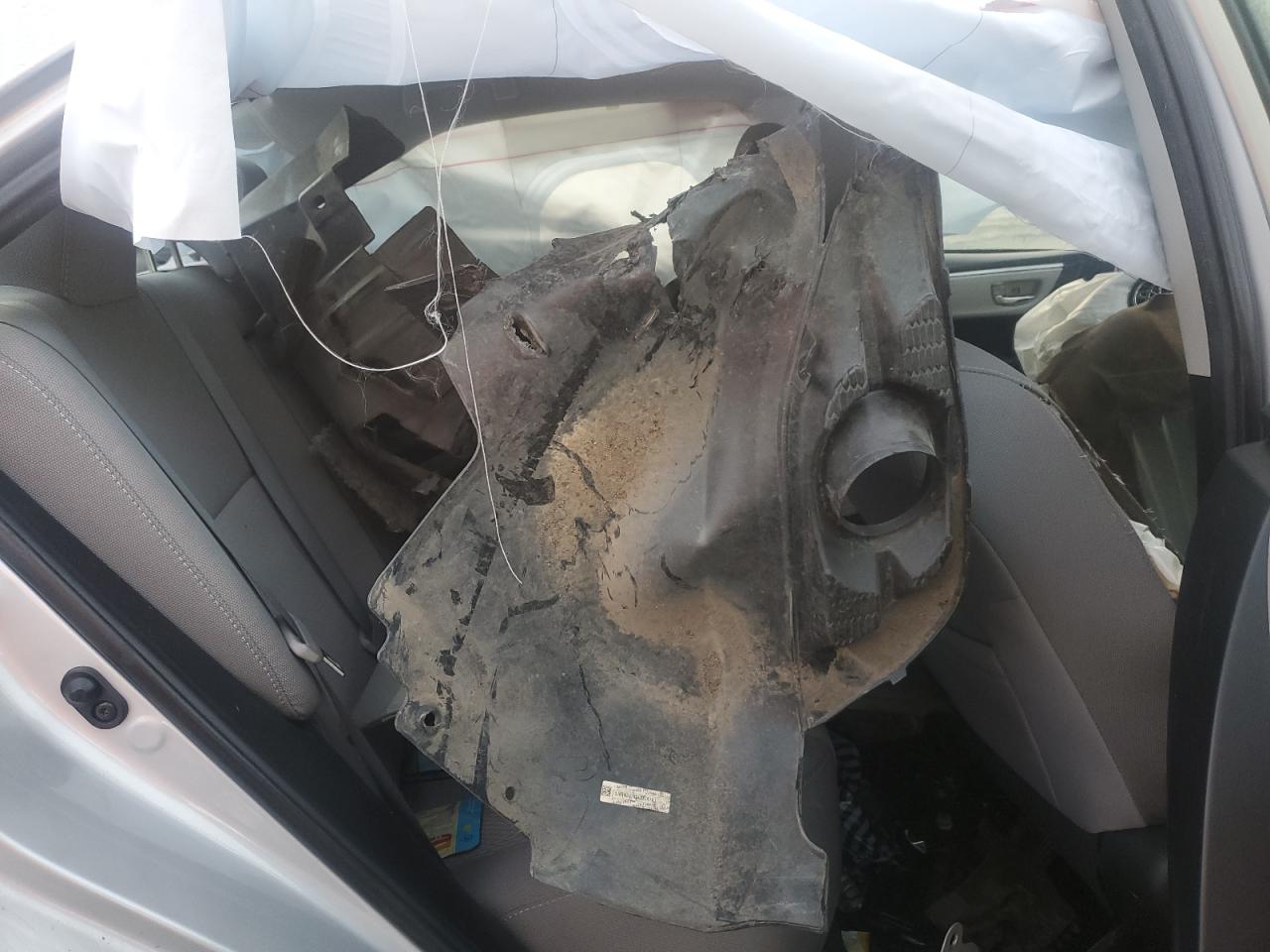 2015 TOYOTA COROLLA L photo 10