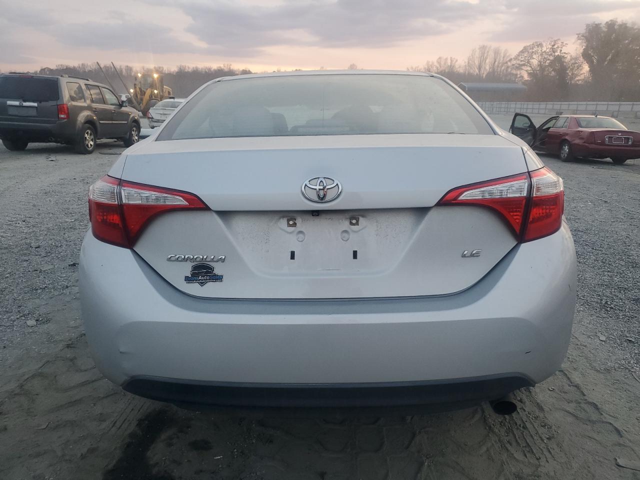 2015 TOYOTA COROLLA L photo 6