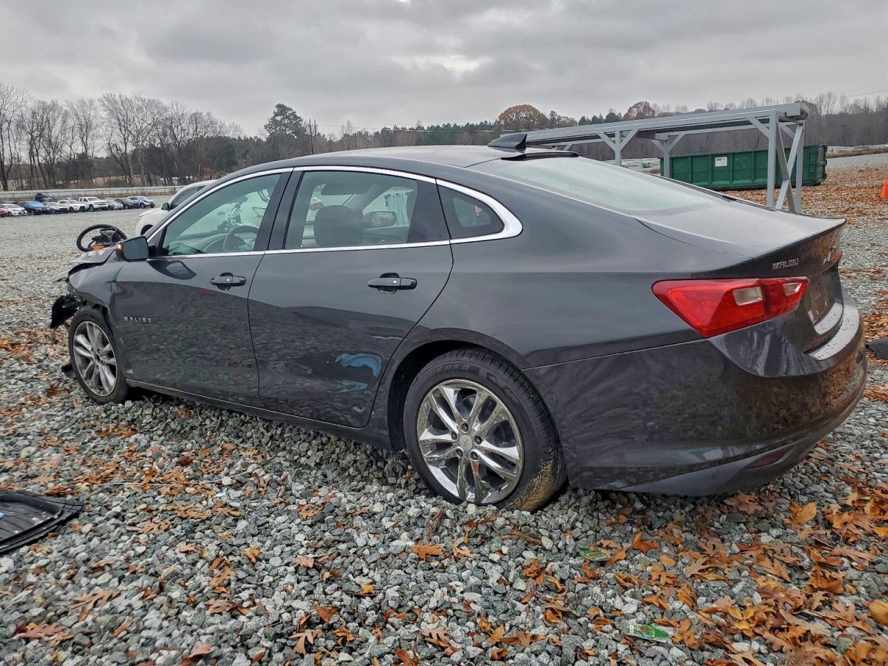 2017 CHEVROLET MALIBU LT photo 2