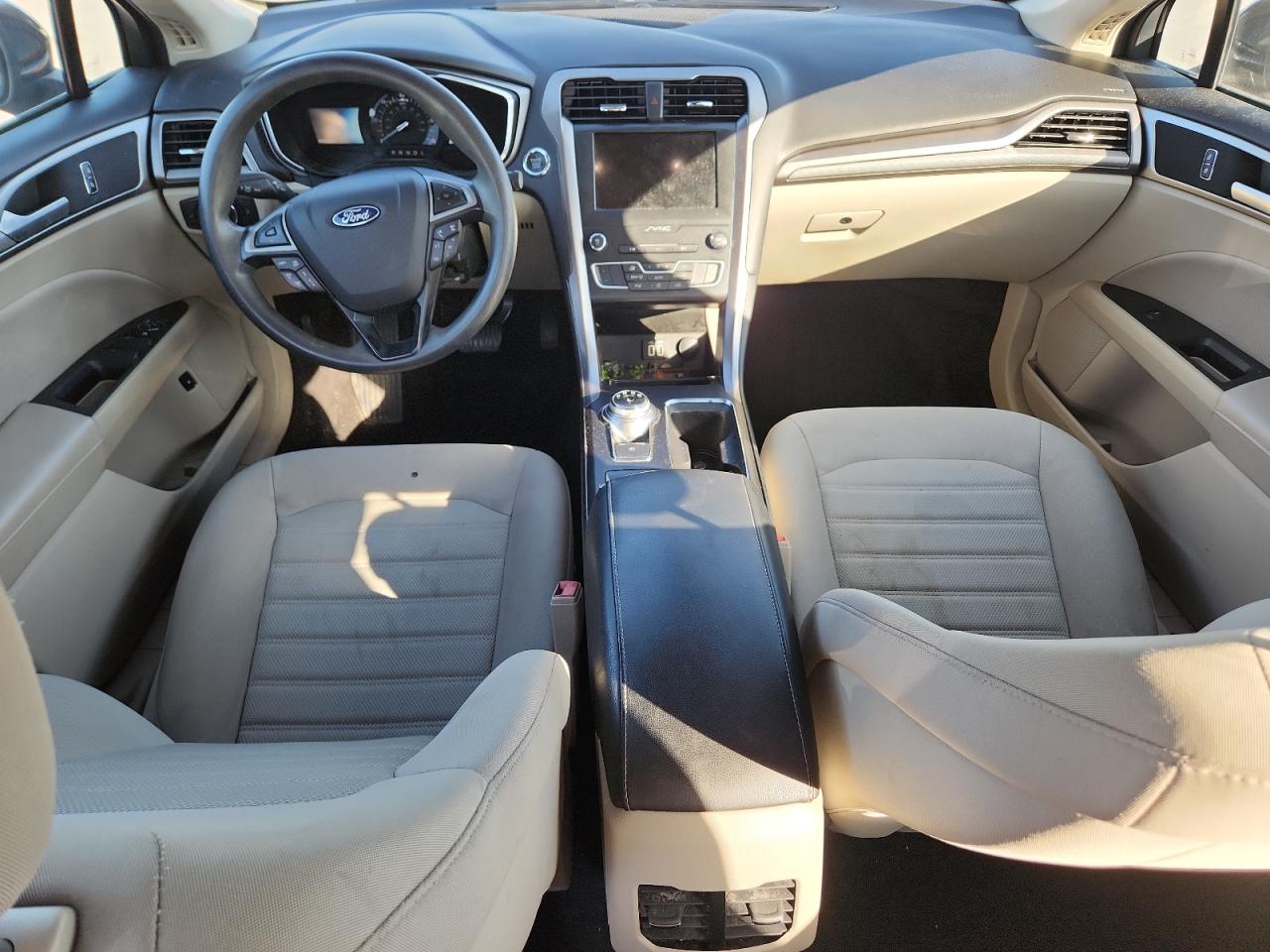 2020 FORD FUSION SE photo 8