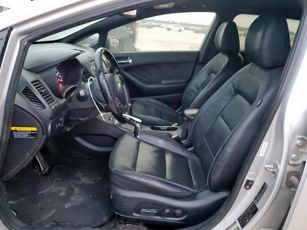 2015 KIA FORTE SX photo 7