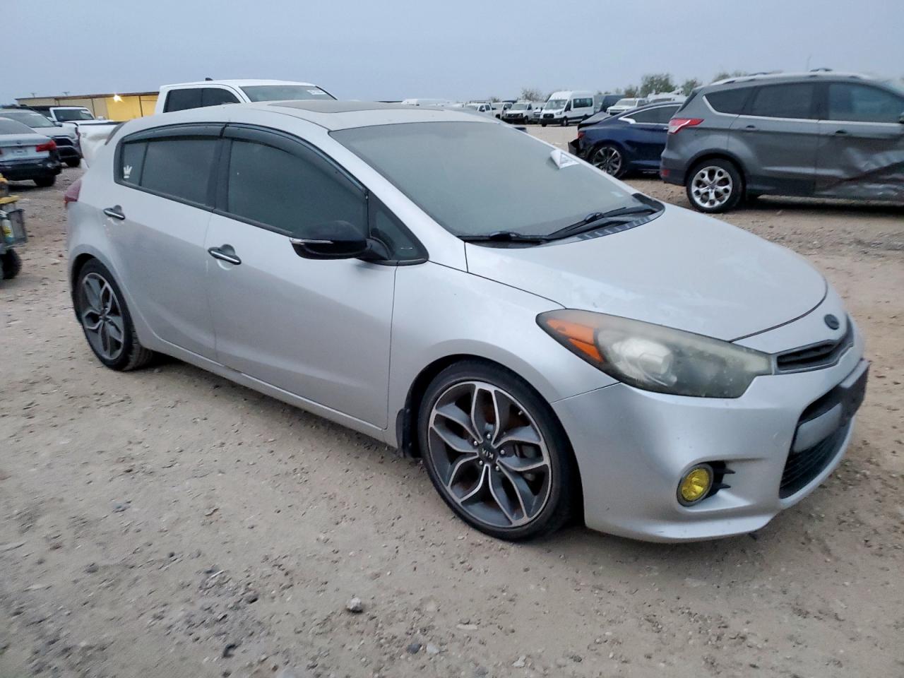 2015 KIA FORTE SX photo 4