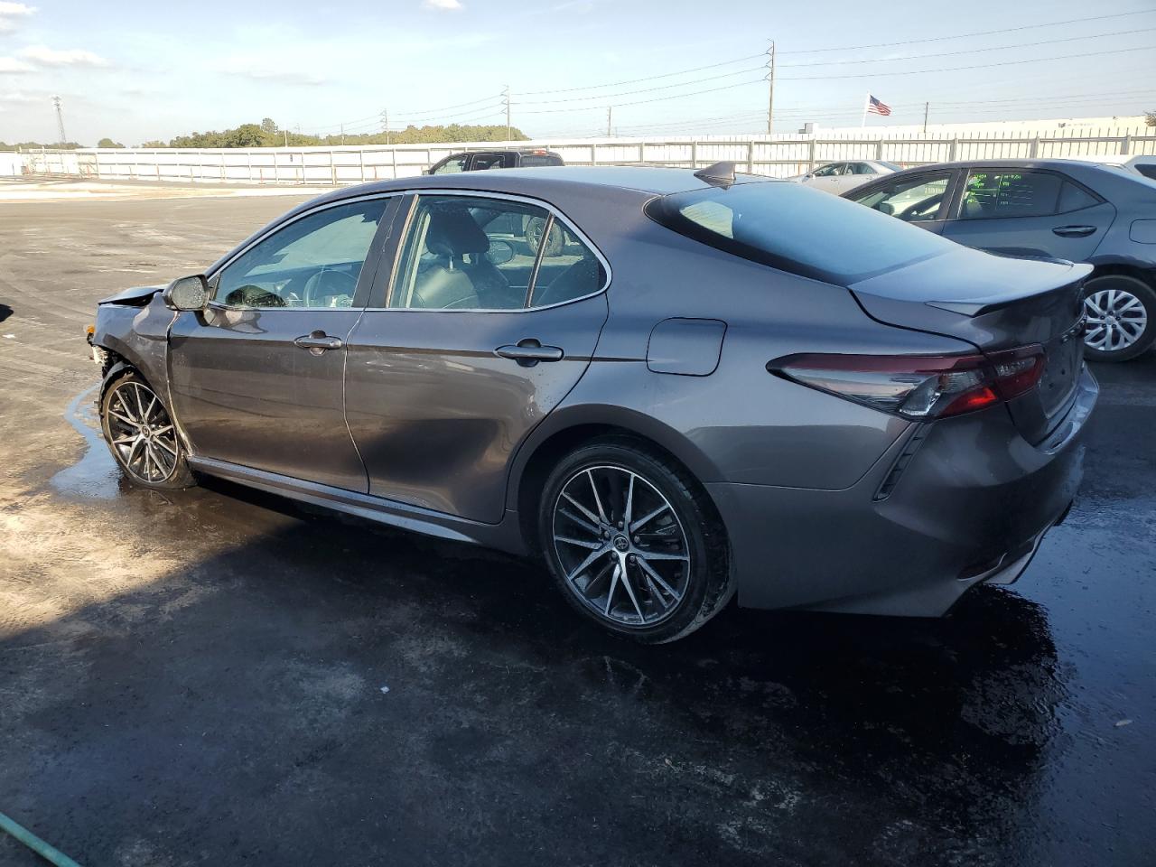2024 TOYOTA CAMRY SE photo 2
