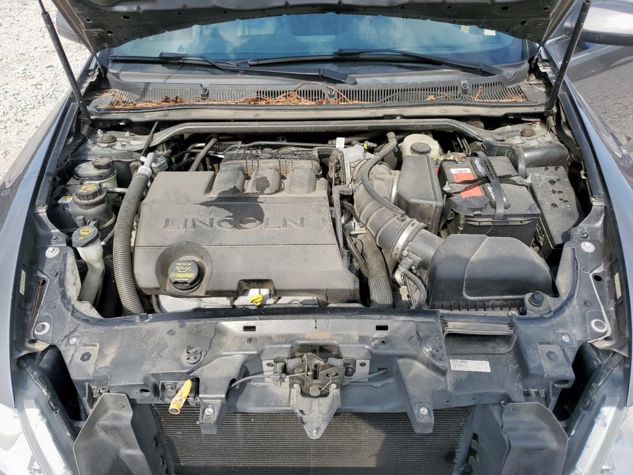 2011 LINCOLN MKS photo 11