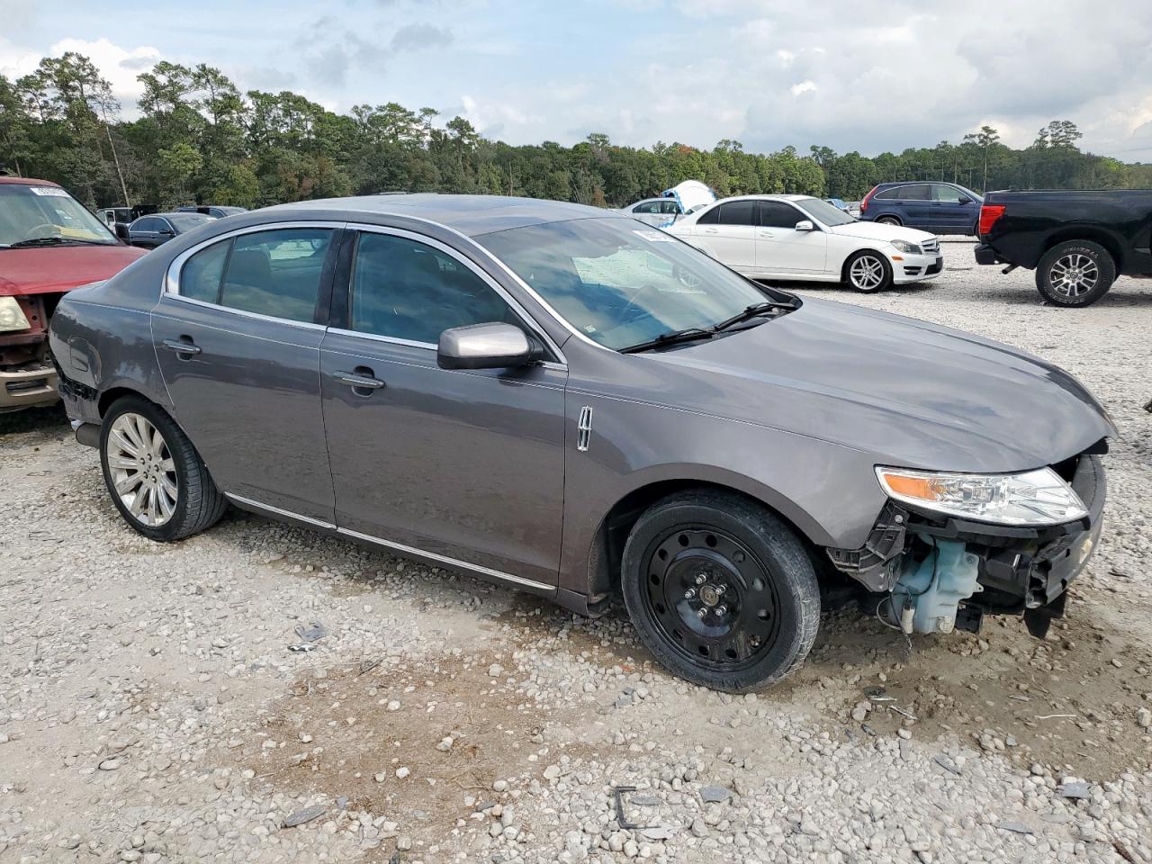 2011 LINCOLN MKS photo 4