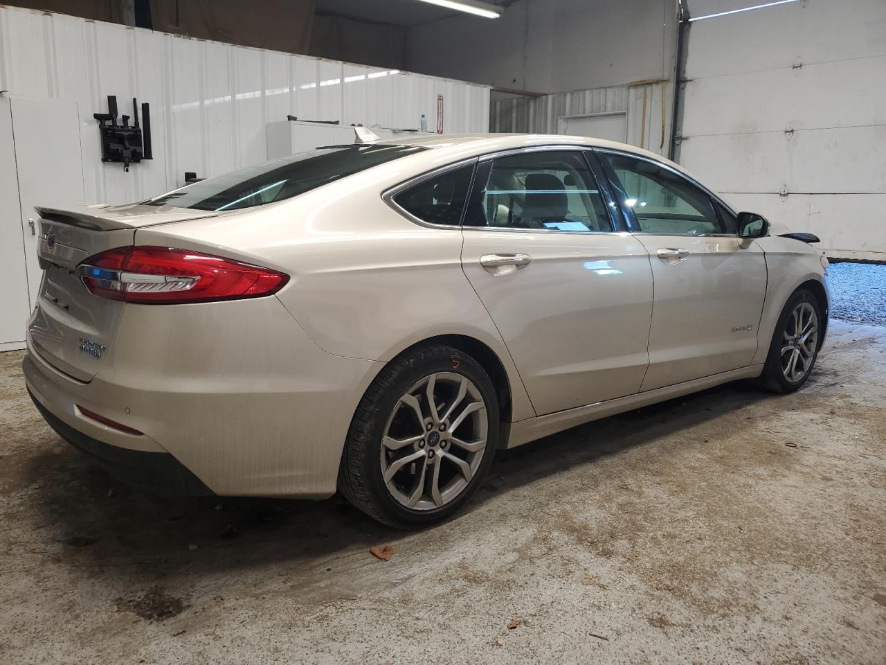 2019 FORD FUSION TITANIUM photo 3