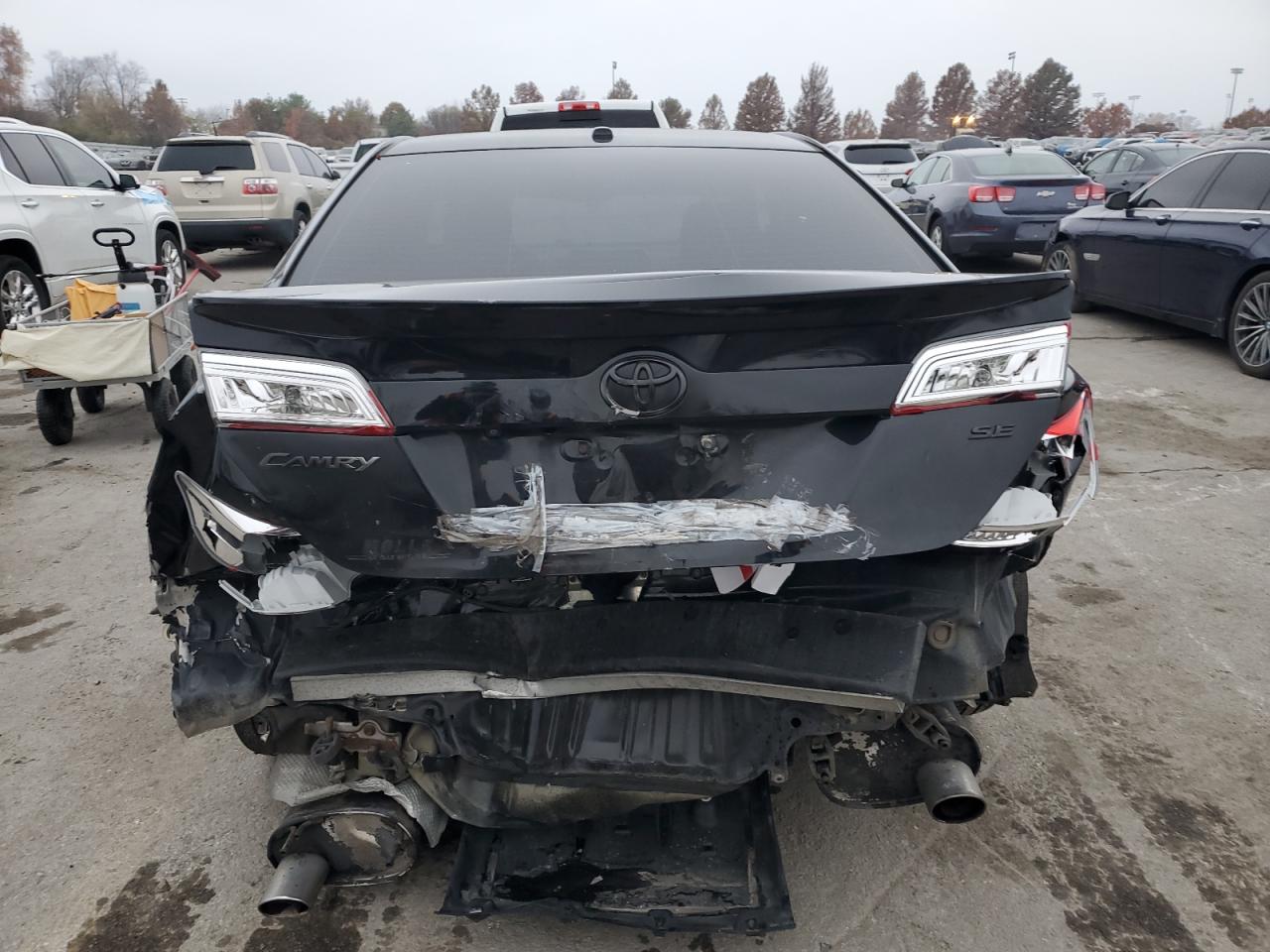 2012 TOYOTA CAMRY SE photo 6