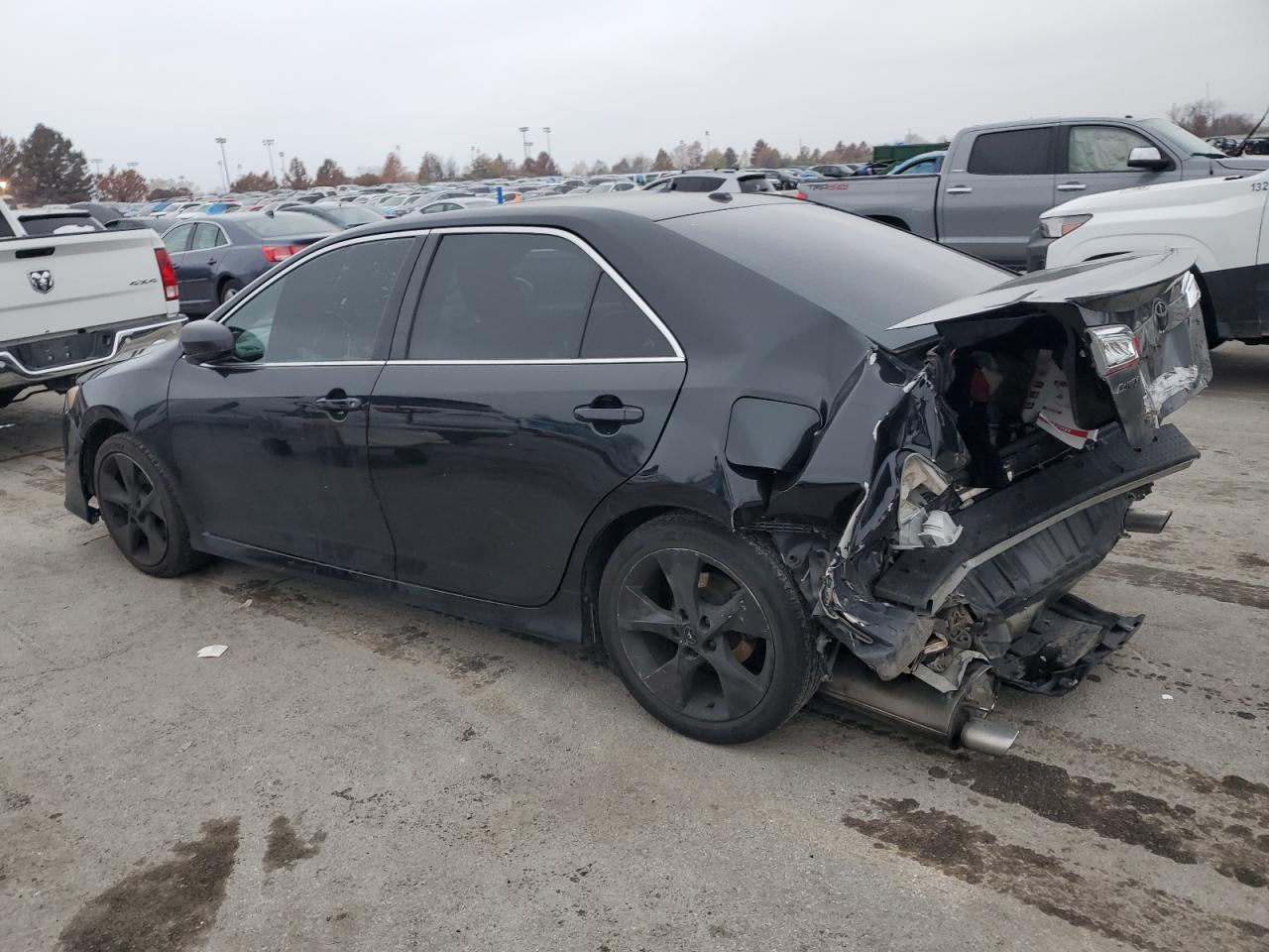 2012 TOYOTA CAMRY SE photo 2