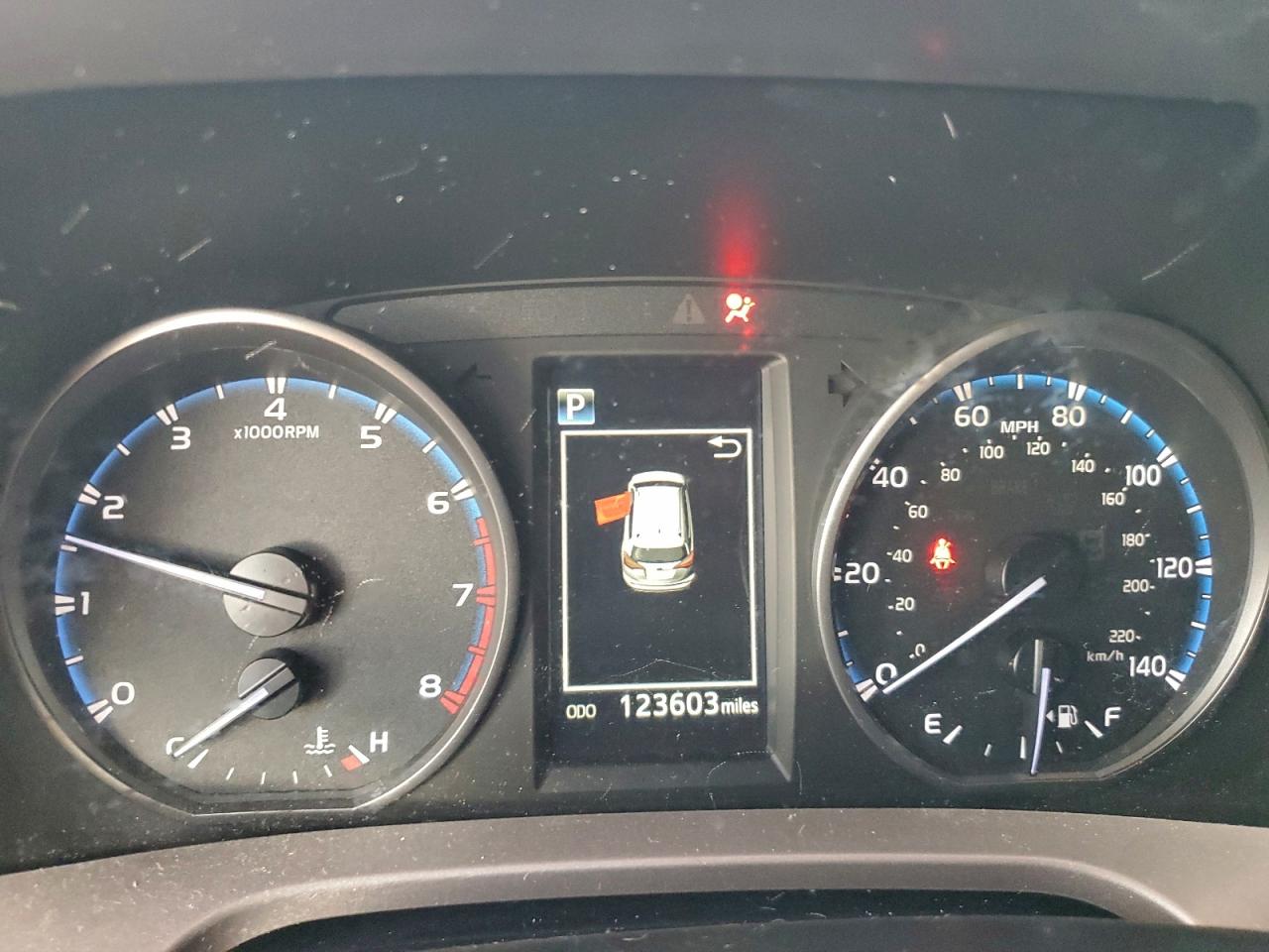 2018 TOYOTA RAV4 LE photo 17