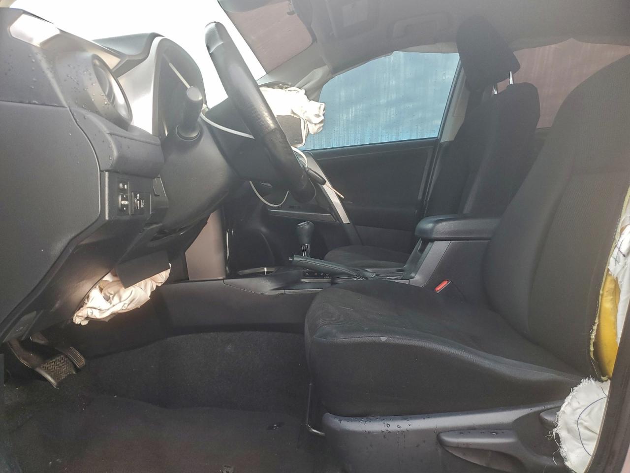 2018 TOYOTA RAV4 LE photo 13