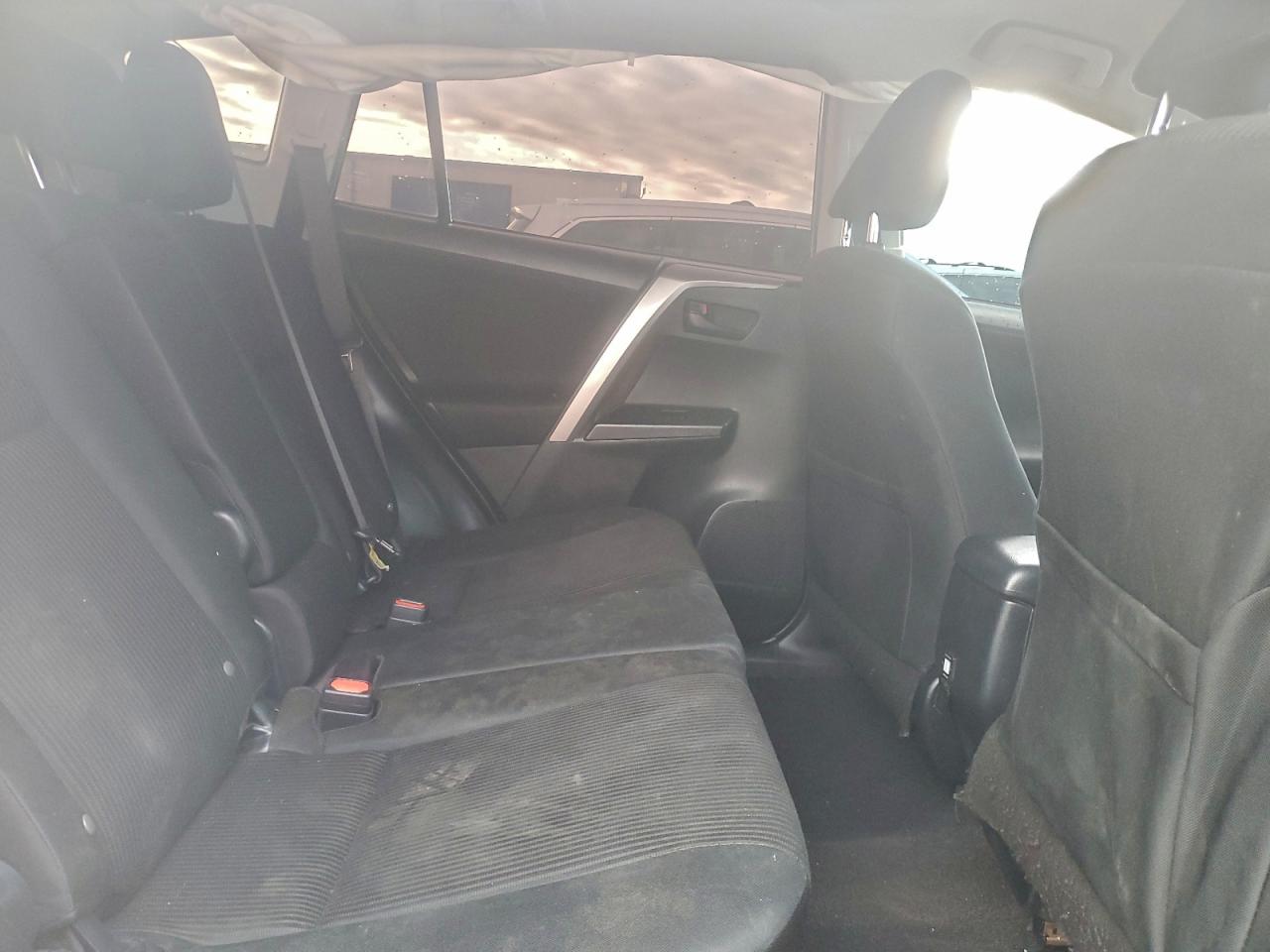 2018 TOYOTA RAV4 LE photo 21