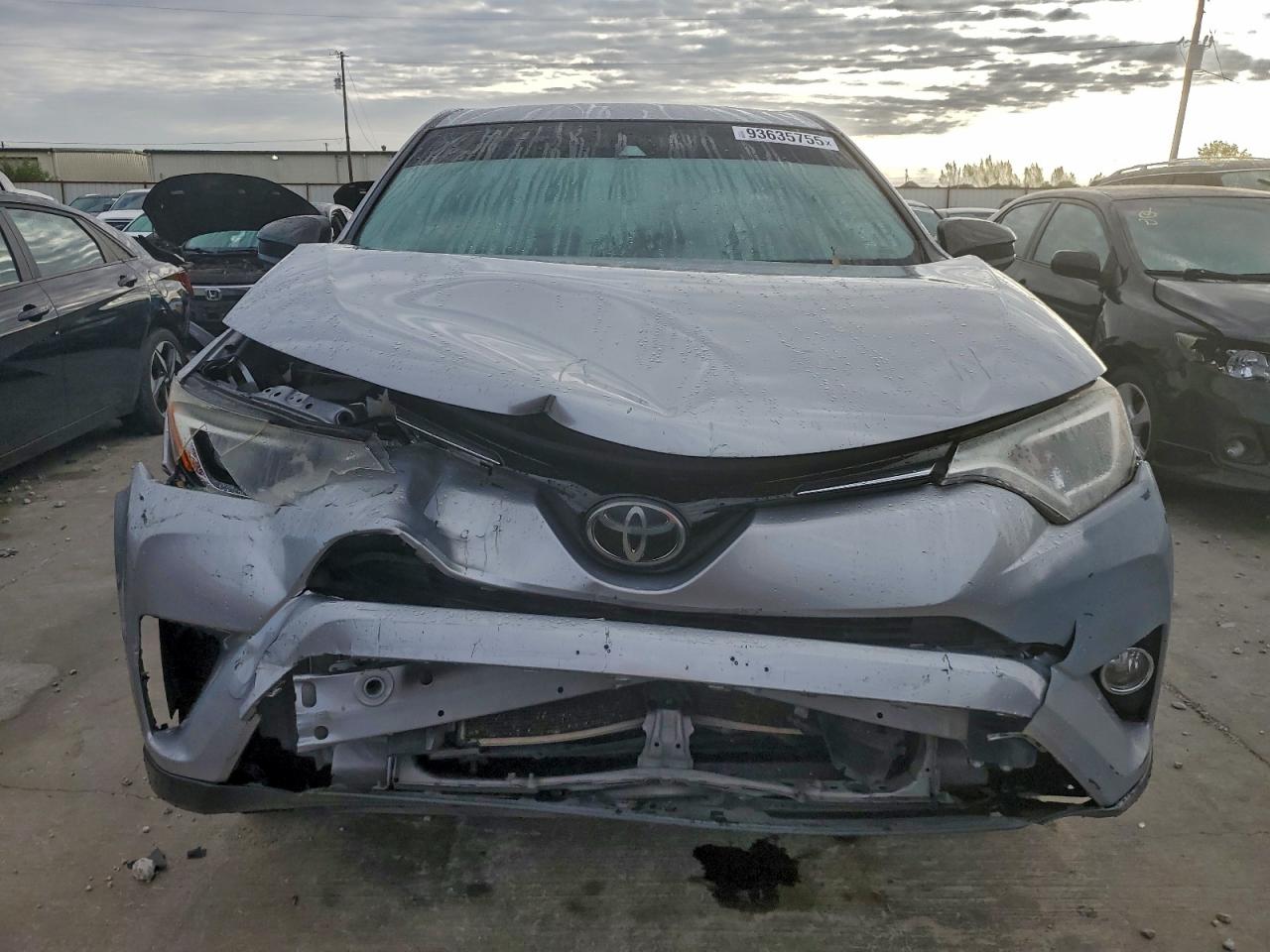 2018 TOYOTA RAV4 LE photo 9