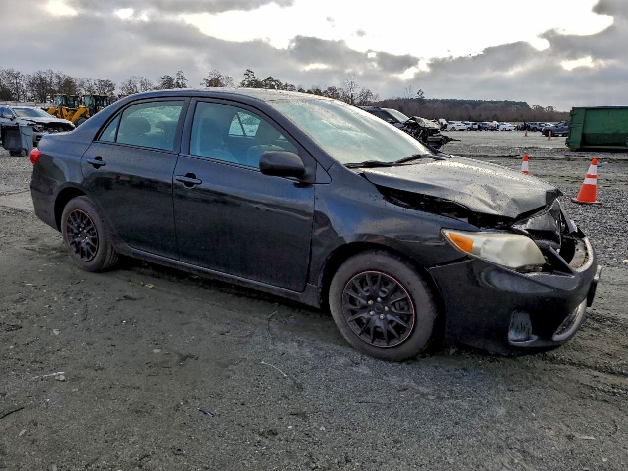 2013 TOYOTA COROLLA photo 7