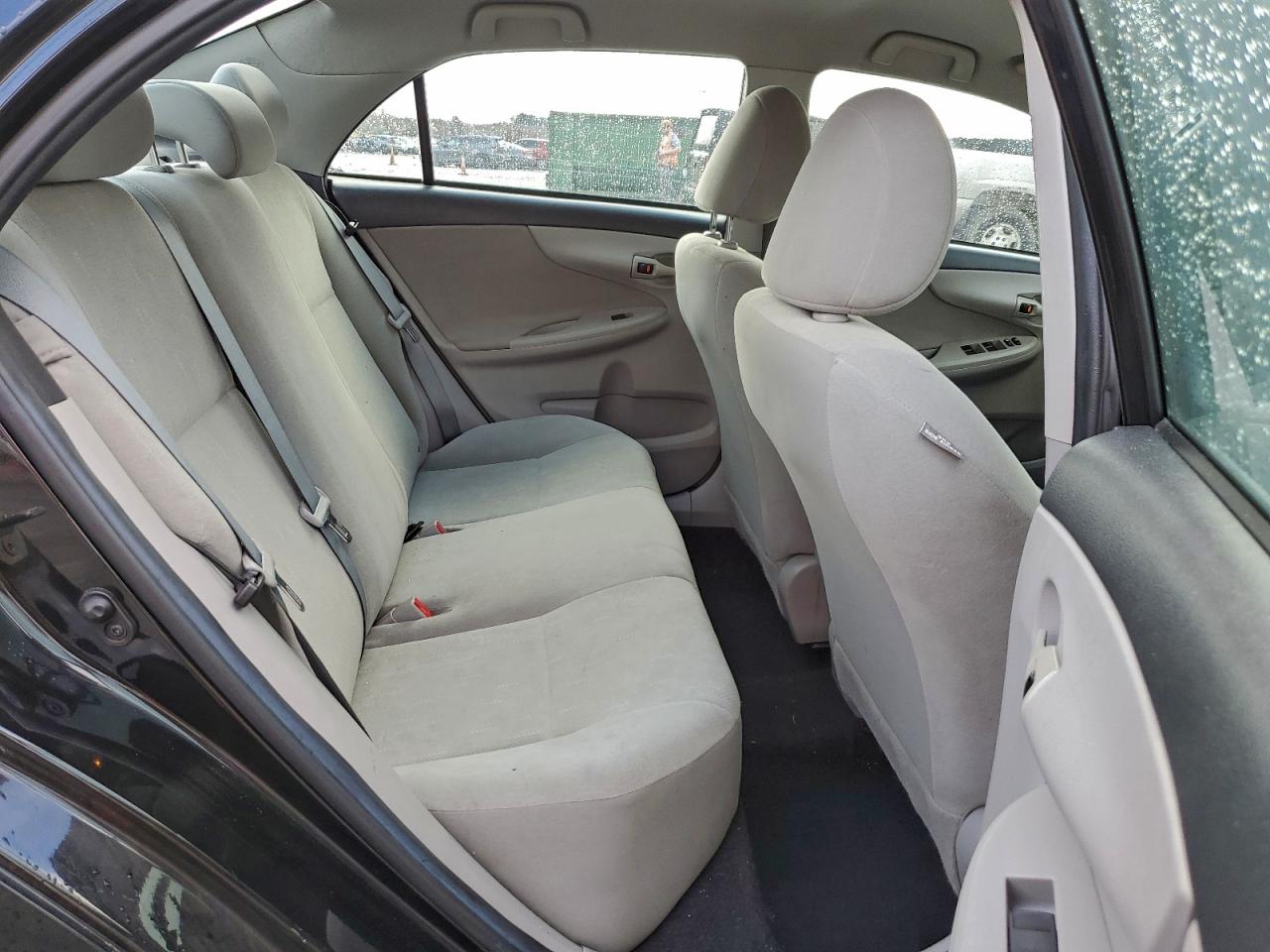 2013 TOYOTA COROLLA photo 19