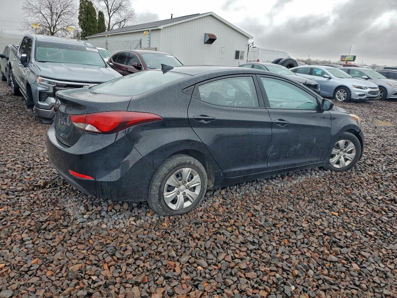 2016 HYUNDAI ELANTRA SE photo 3