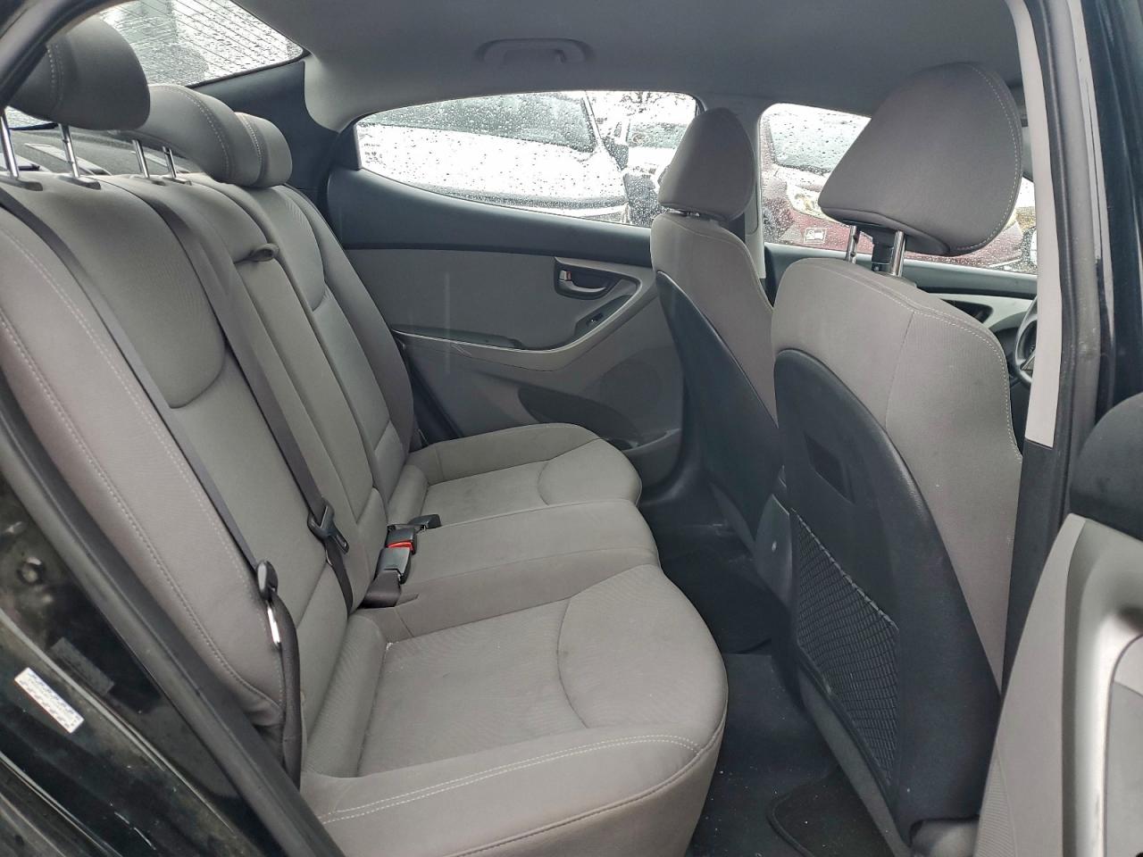 2016 HYUNDAI ELANTRA SE photo 10