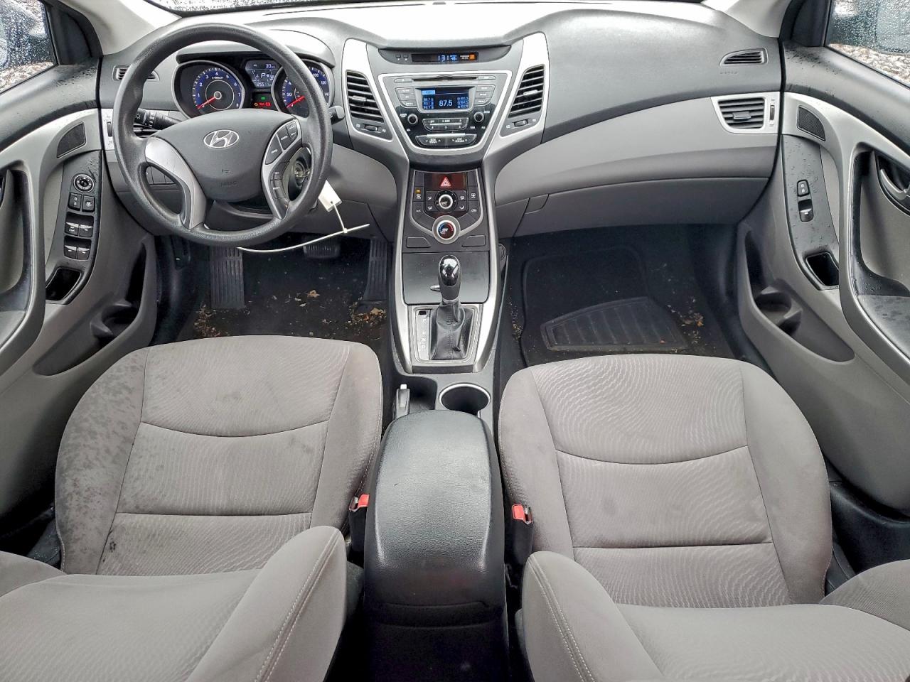 2016 HYUNDAI ELANTRA SE photo 8