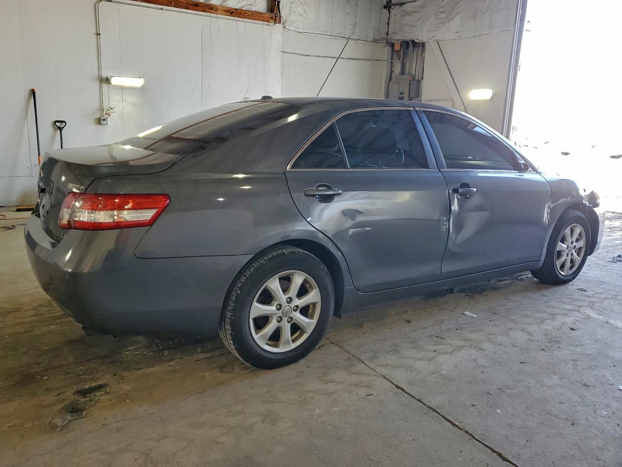 2011 TOYOTA CAMRY BASE photo 5