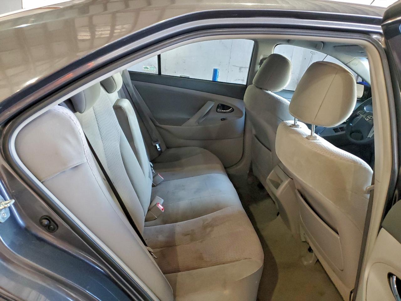 2011 TOYOTA CAMRY BASE photo 19