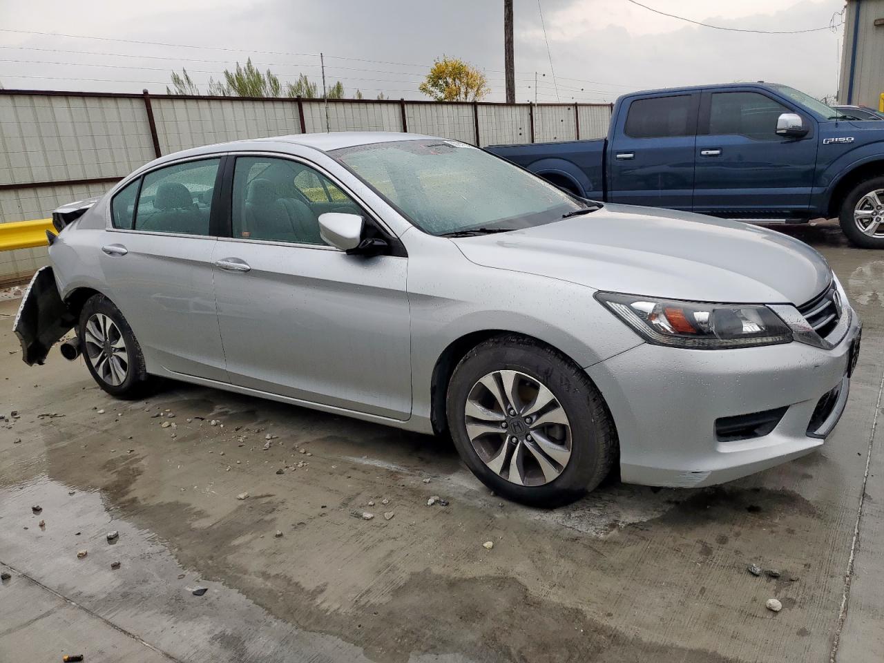 2013 HONDA ACCORD LX photo 4