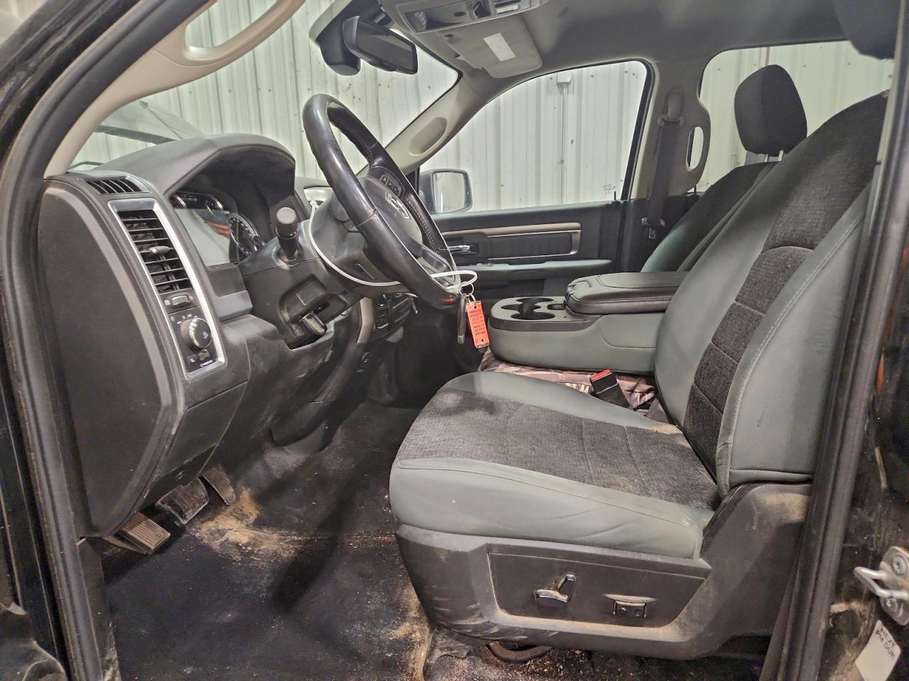 2019 RAM 1500 CLASSIC SLT photo 13