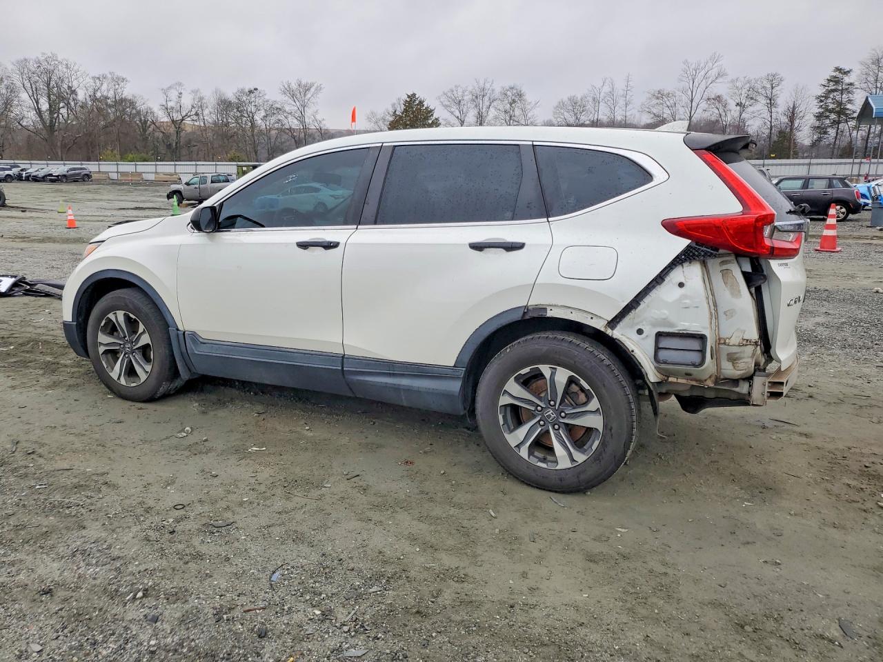 2018 HONDA CR-V LX photo 4