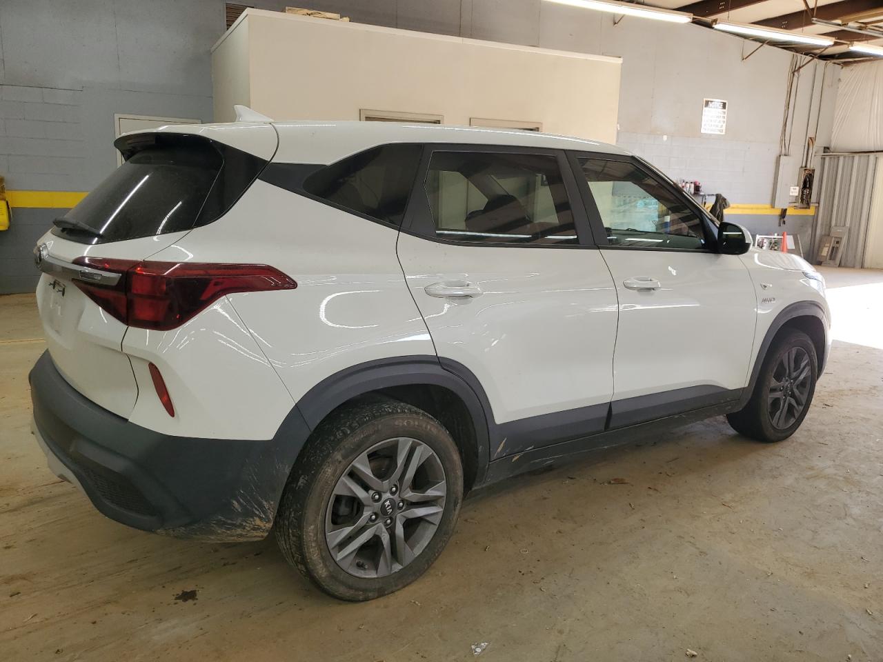 2021 KIA SELTOS LX photo 3