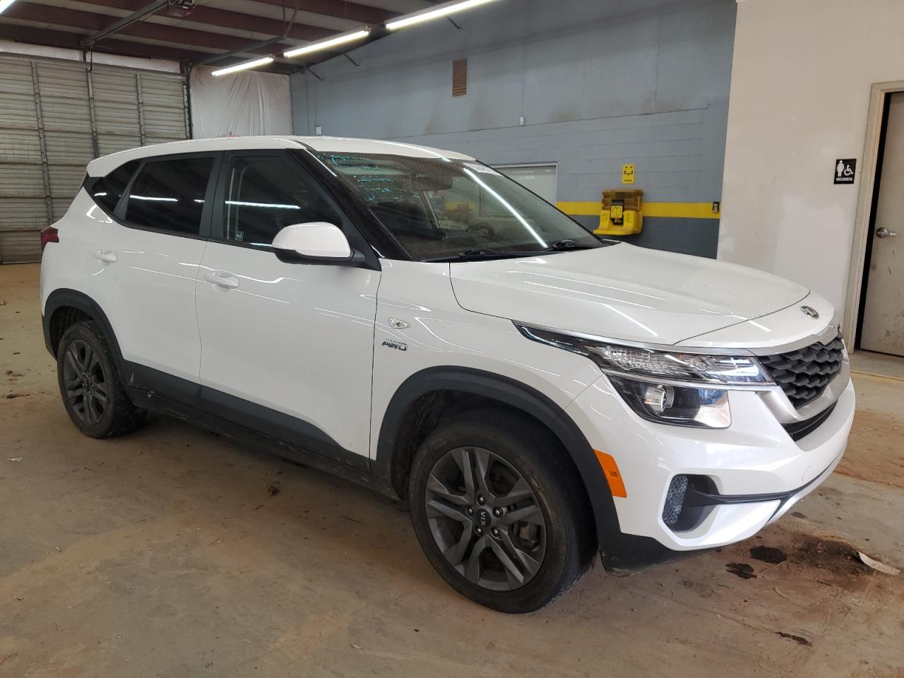 2021 KIA SELTOS LX photo 4