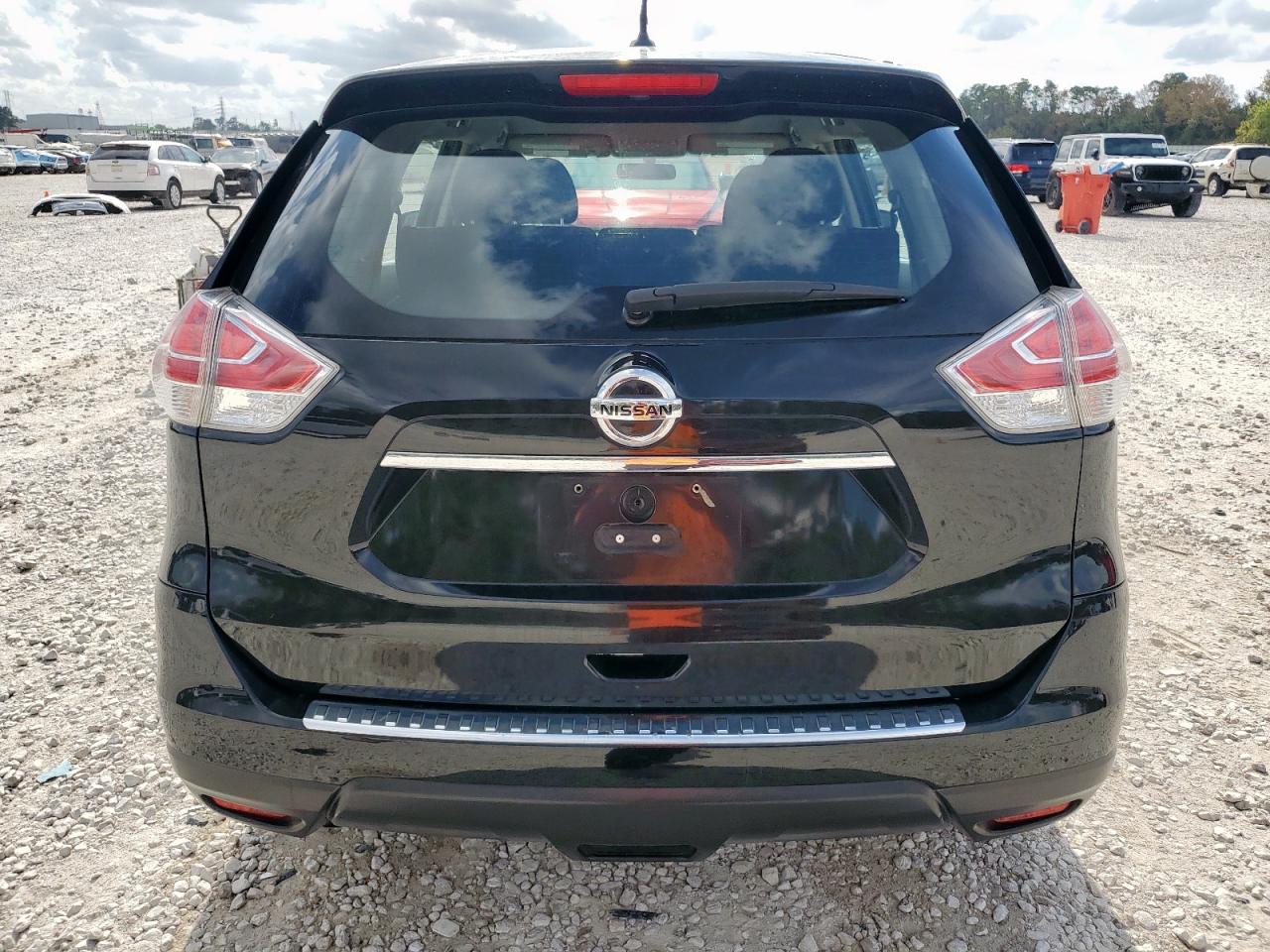 2016 NISSAN ROGUE S photo 11