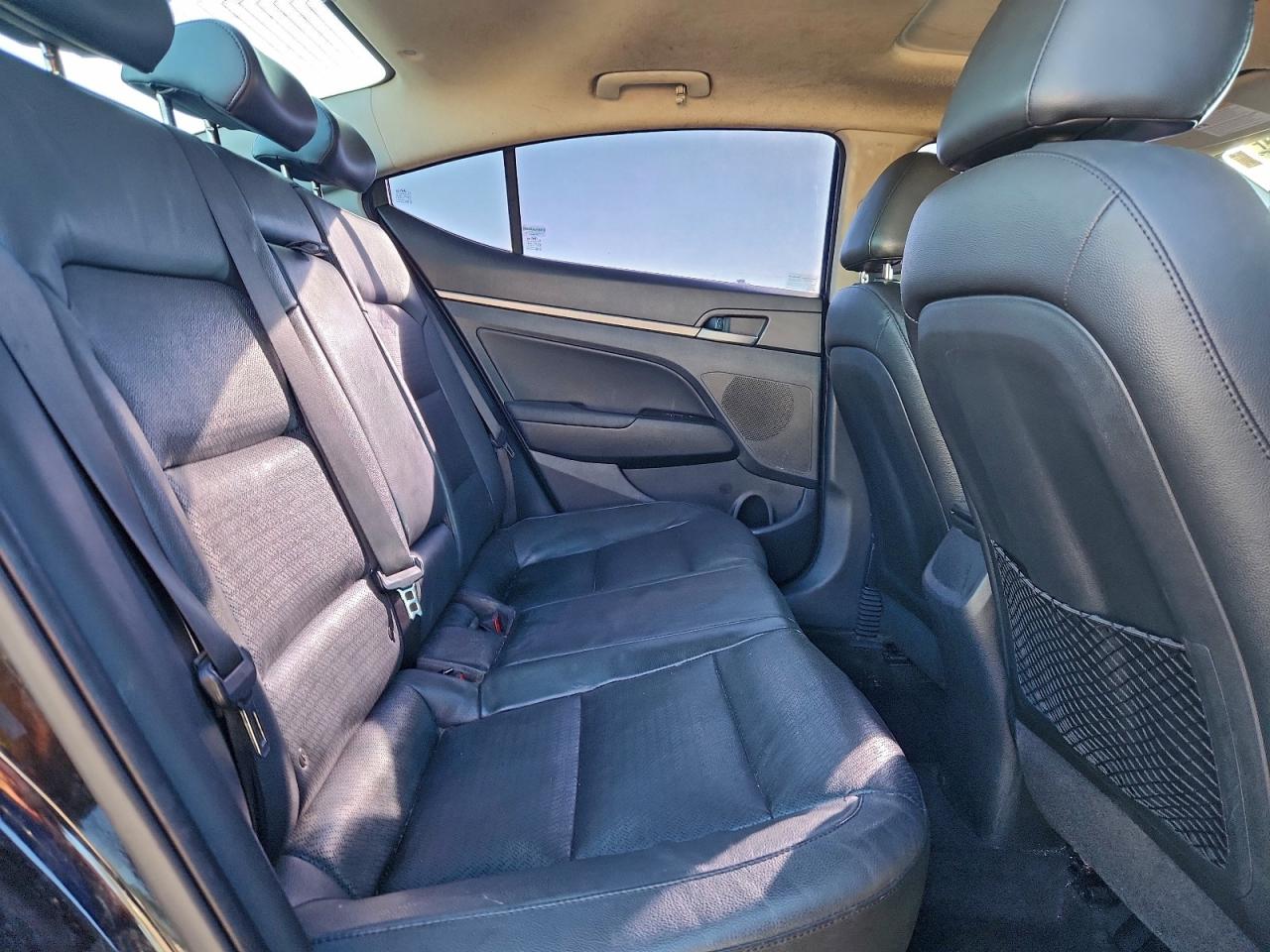 2017 HYUNDAI ELANTRA SE photo 10