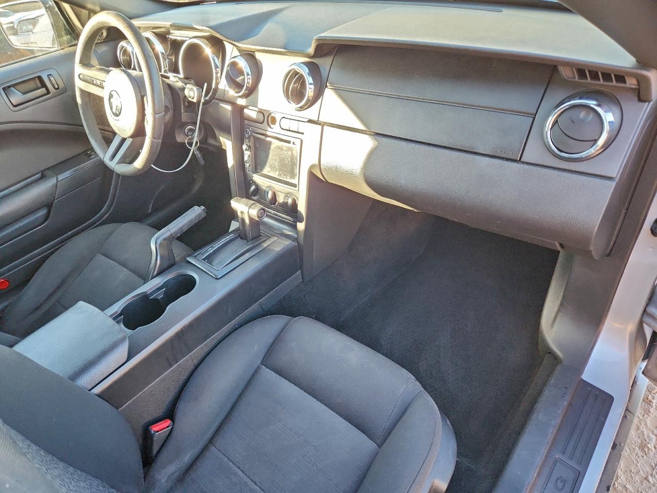 2006 FORD MUSTANG photo 8
