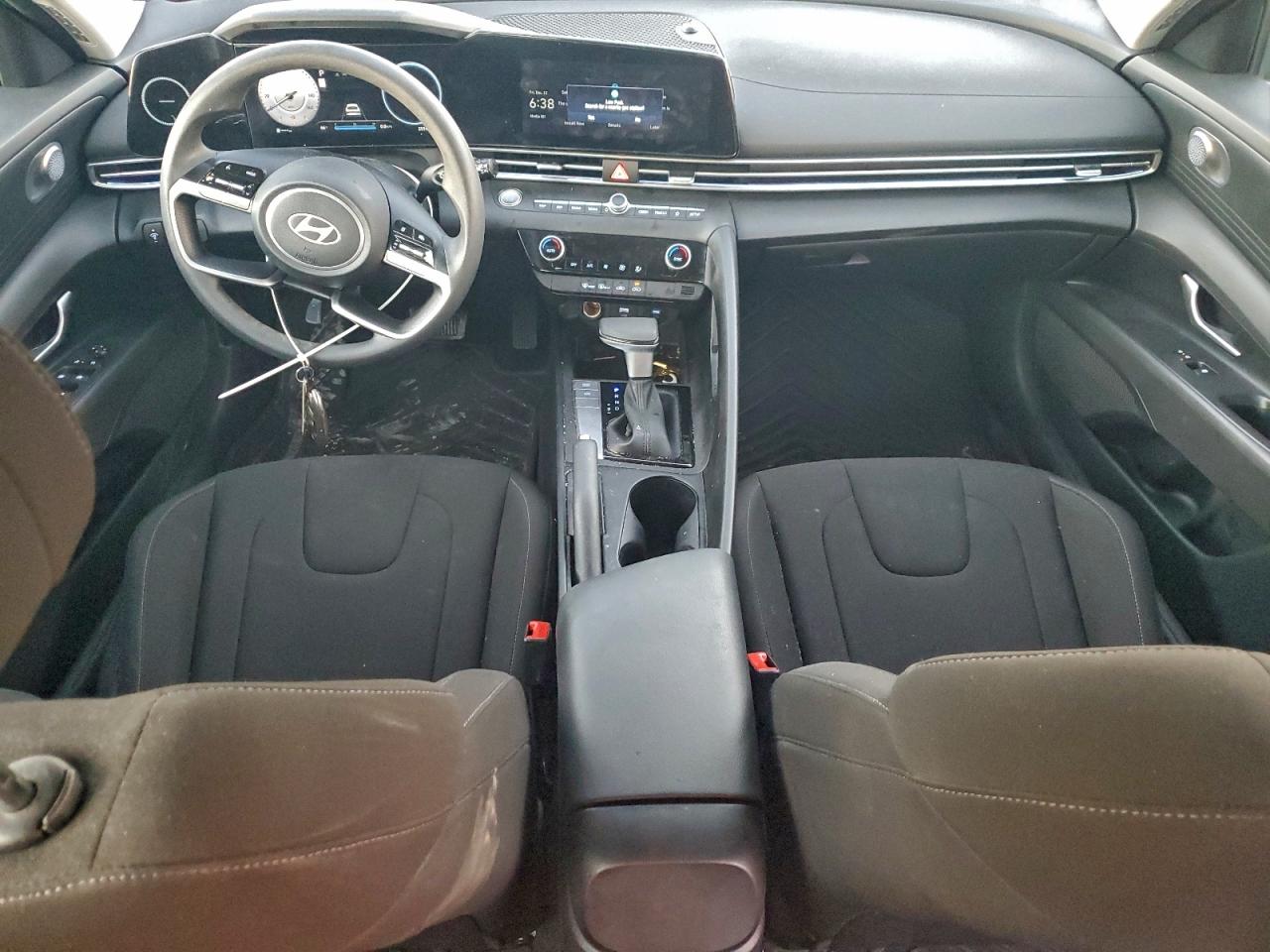 2024 HYUNDAI ELANTRA SEL photo 8