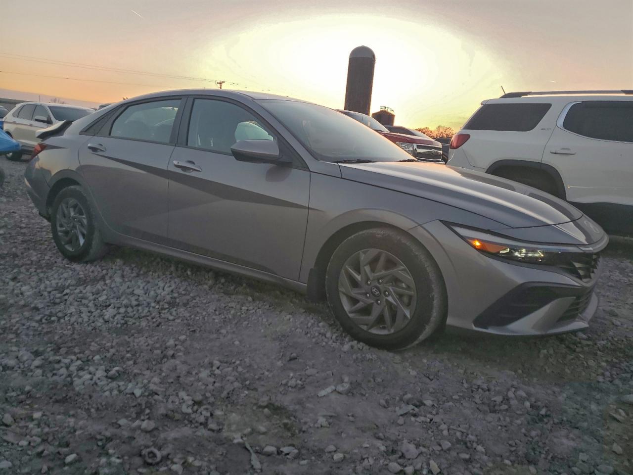 2024 HYUNDAI ELANTRA SEL photo 4