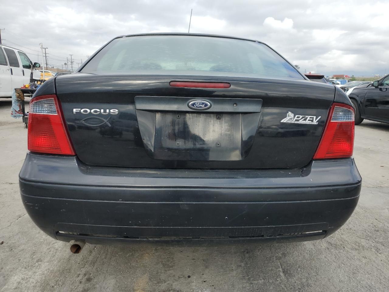 2007 FORD FOCUS ZX4 photo 6