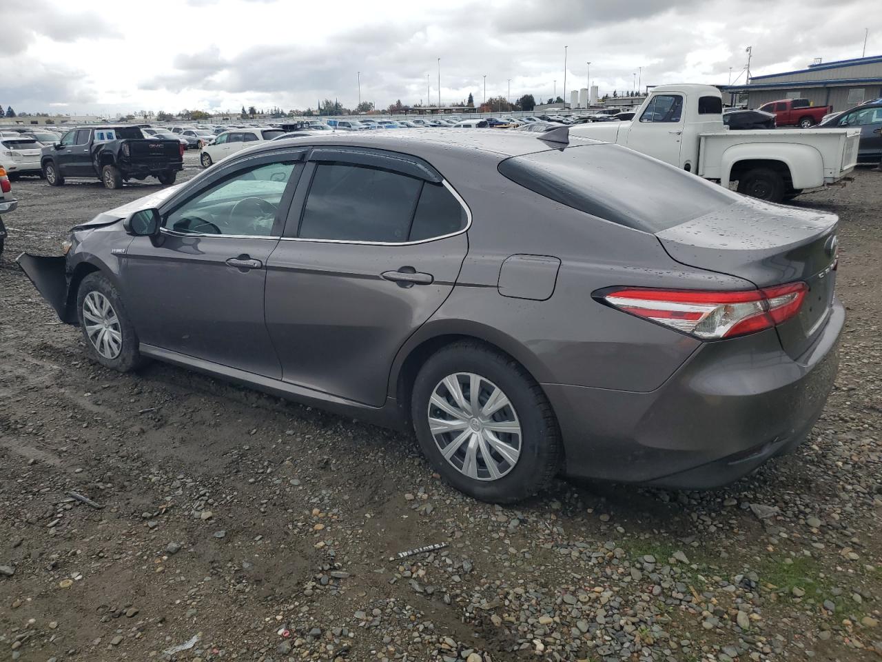 2020 TOYOTA CAMRY LE photo 2