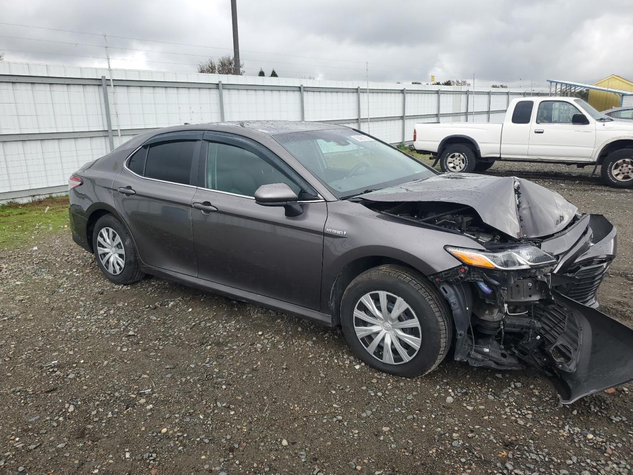 2020 TOYOTA CAMRY LE photo 4