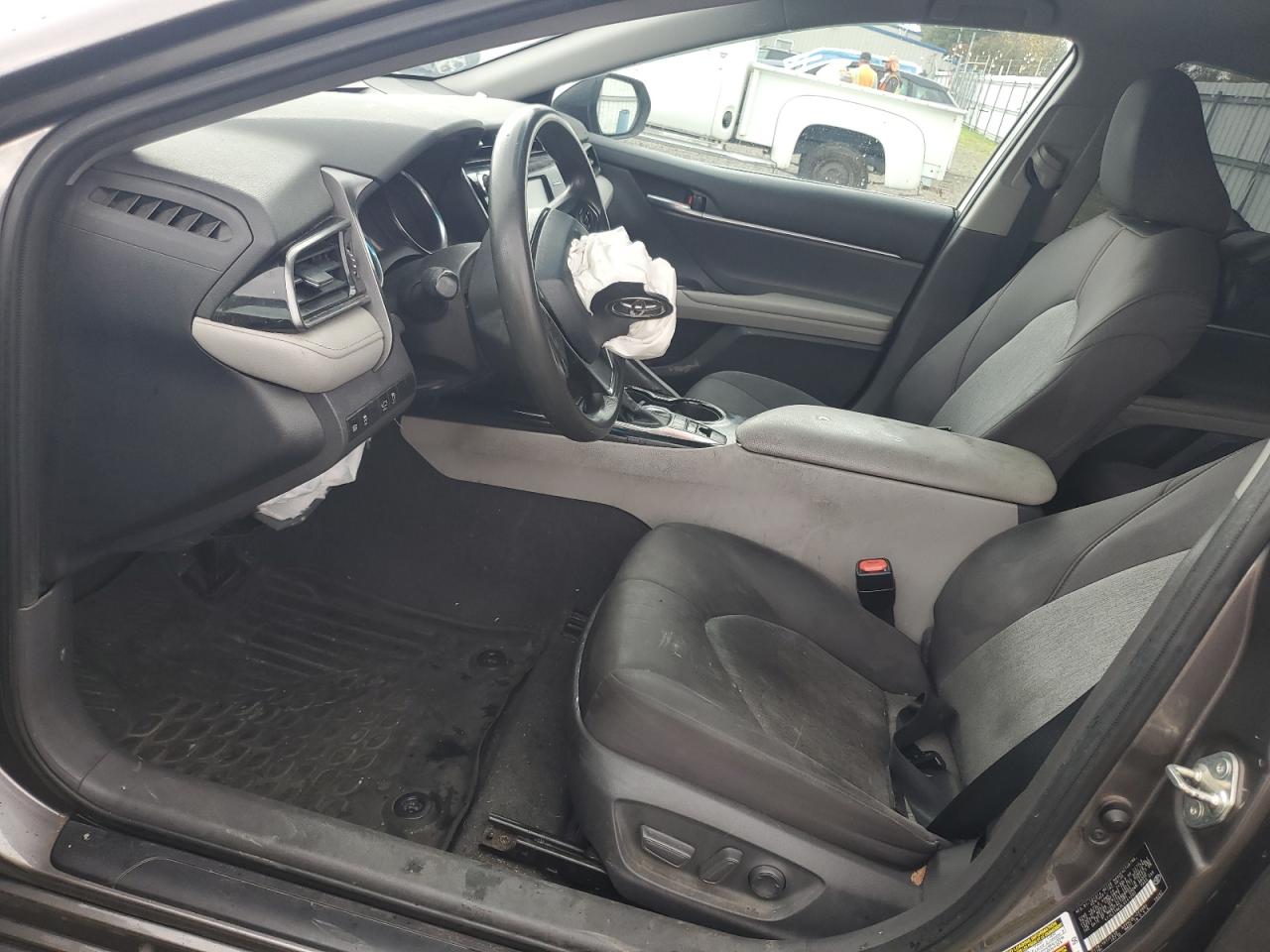 2020 TOYOTA CAMRY LE photo 7