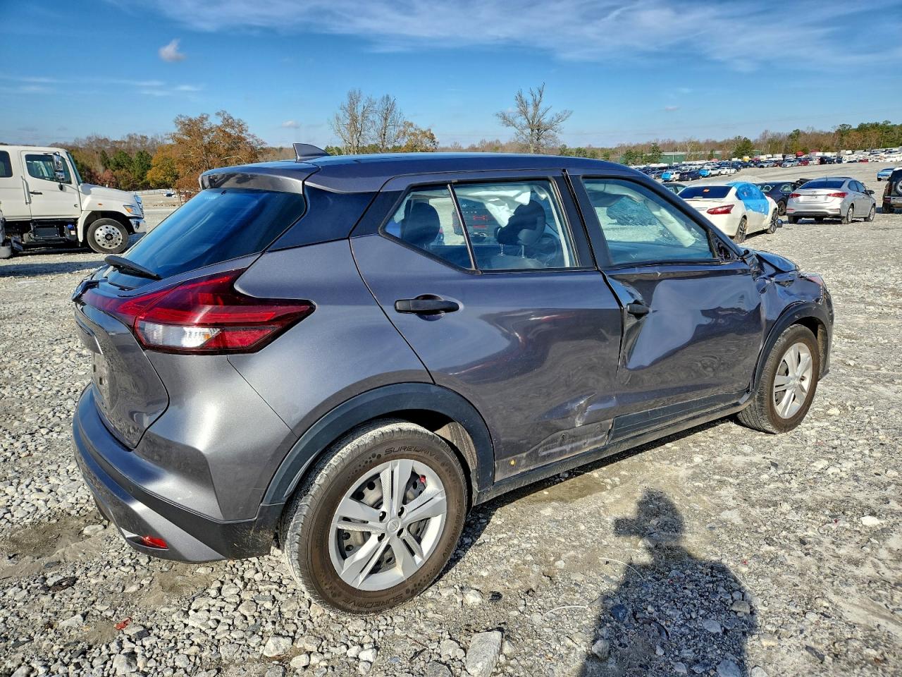 2021 NISSAN KICKS S photo 3