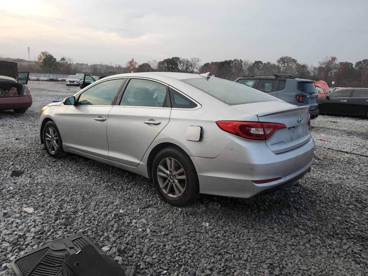 2015 HYUNDAI SONATA SE photo 4