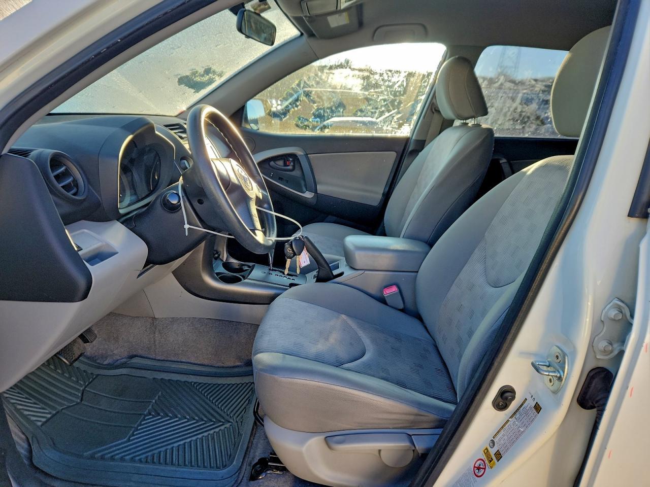 2011 TOYOTA RAV4 BASE photo 19