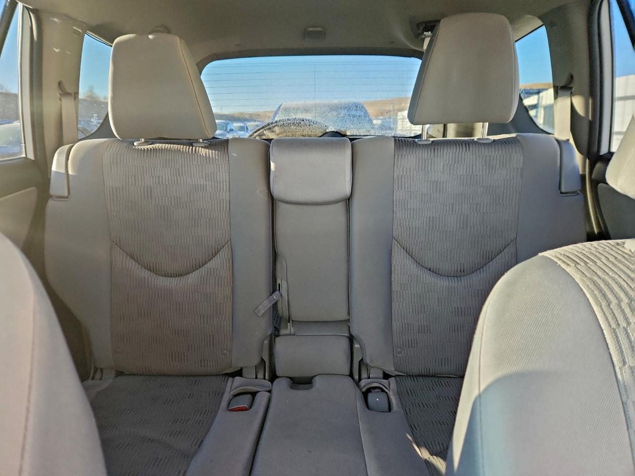 2011 TOYOTA RAV4 BASE photo 28