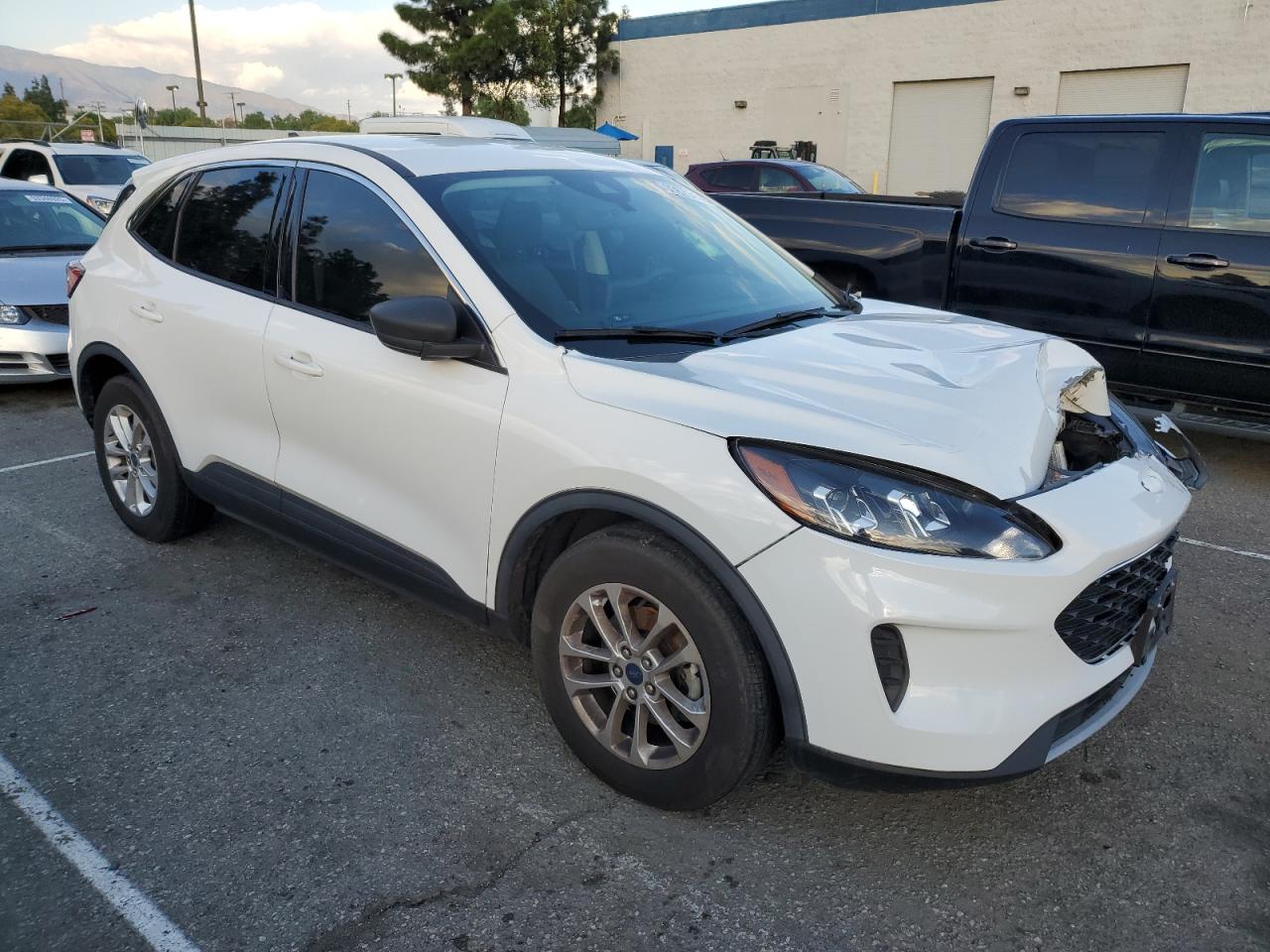 2022 FORD ESCAPE SE photo 4