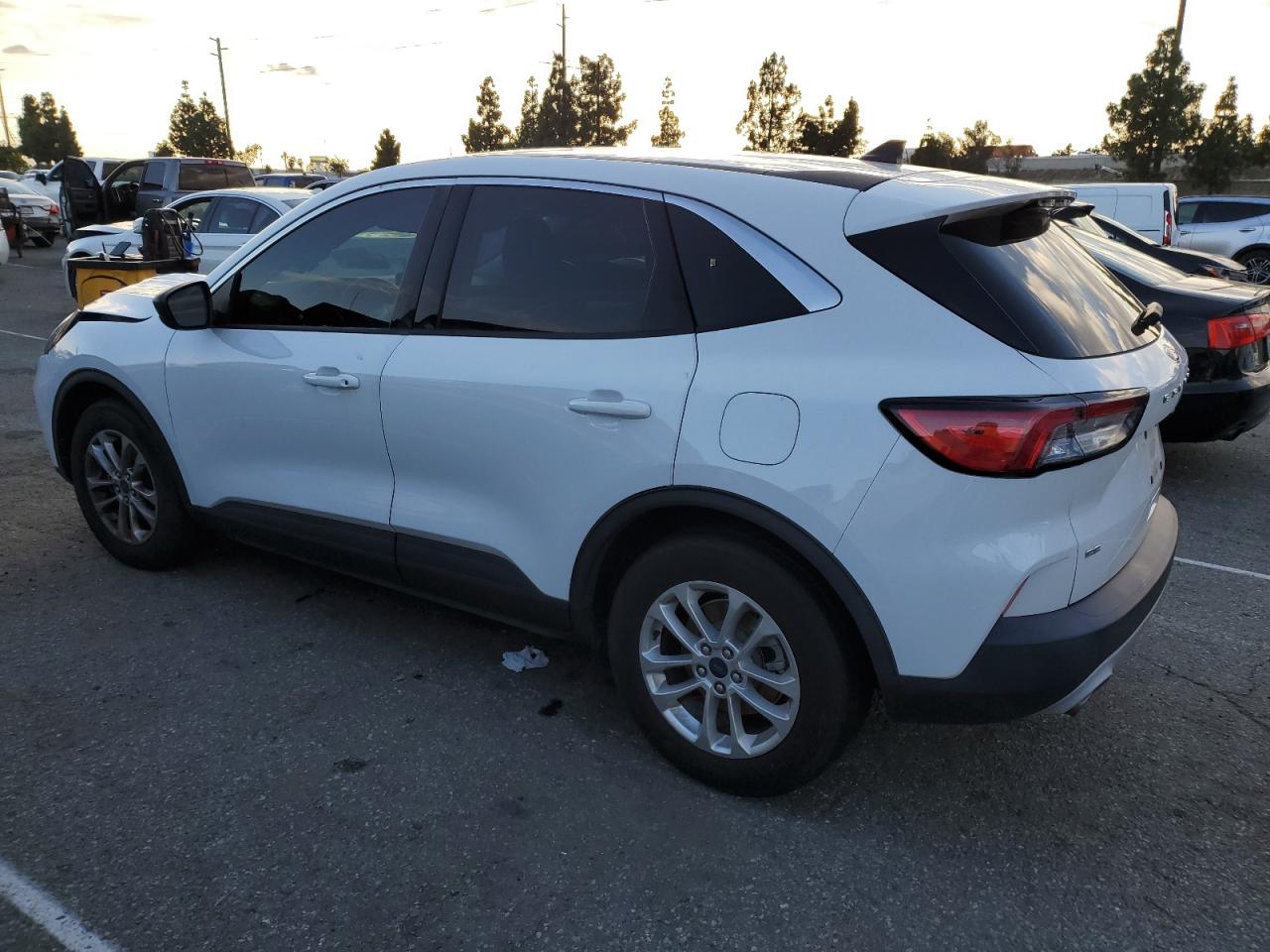 2022 FORD ESCAPE SE photo 2