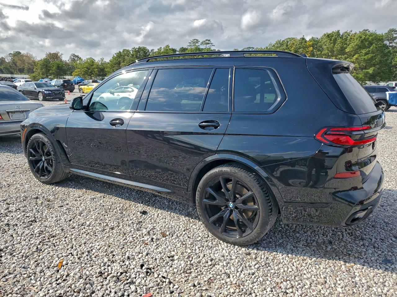 2024 BMW X7 XDRIVE40I photo 2