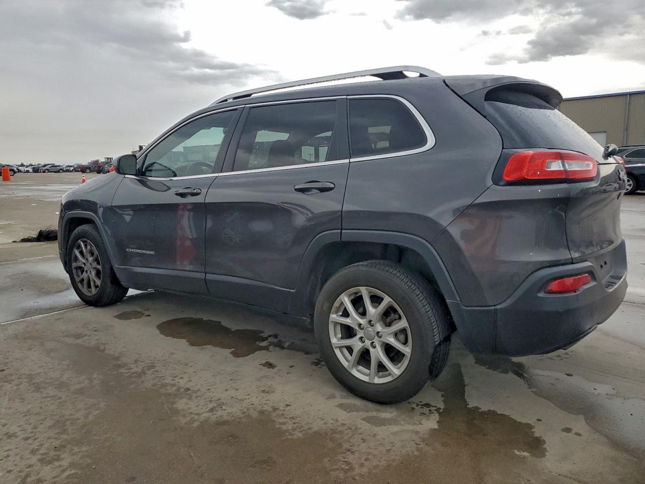 2016 JEEP CHEROKEE LATITUDE photo 2