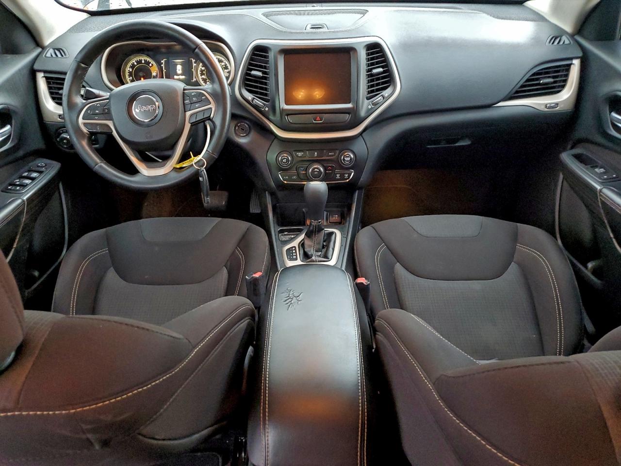 2016 JEEP CHEROKEE LATITUDE photo 8