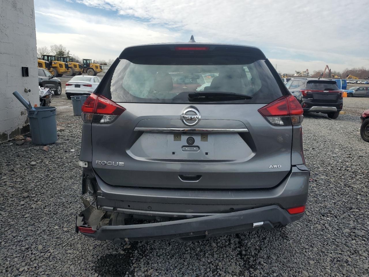 2018 NISSAN ROGUE S photo 6