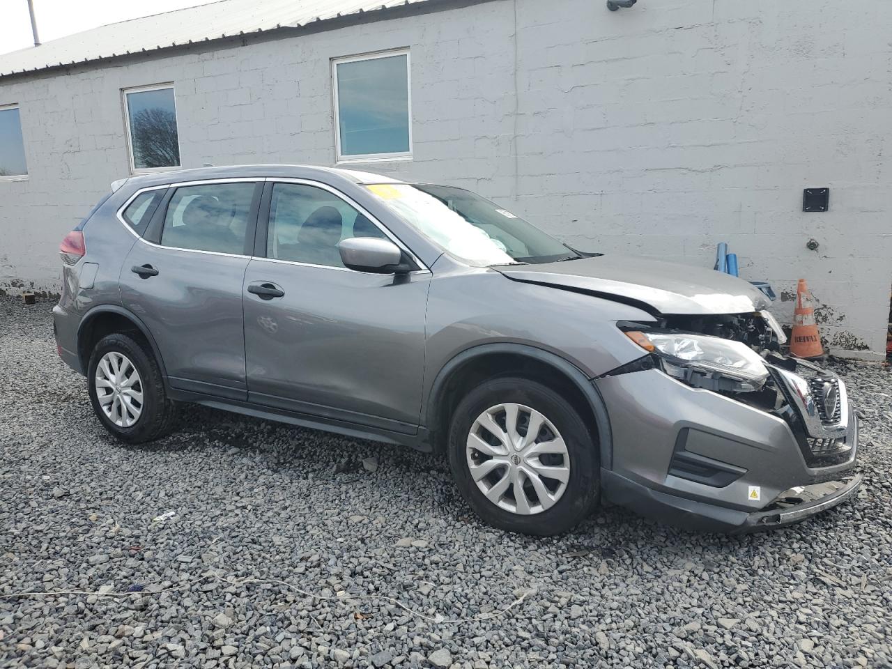 2018 NISSAN ROGUE S photo 4