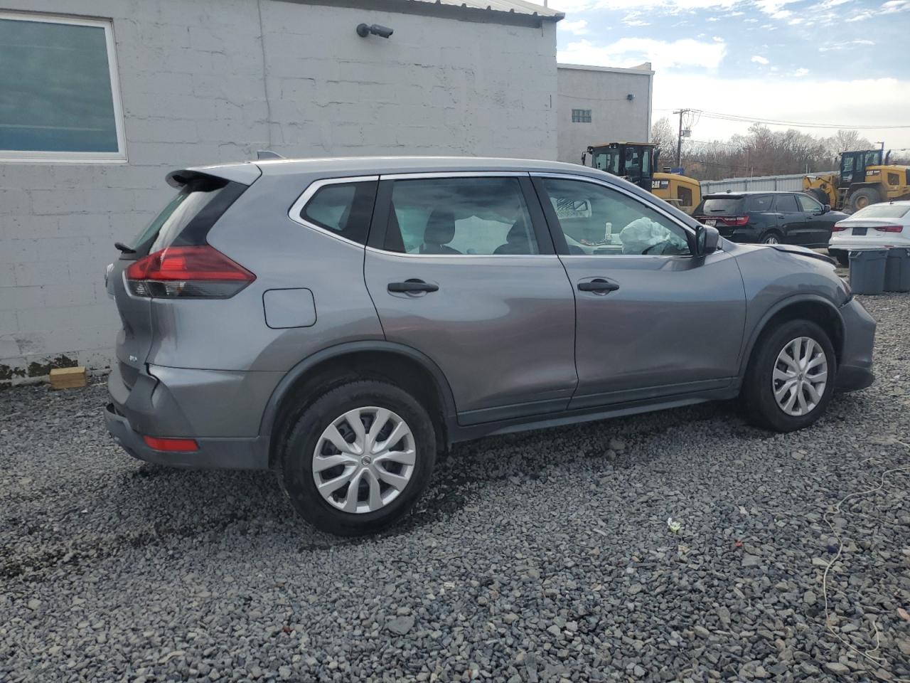 2018 NISSAN ROGUE S photo 3