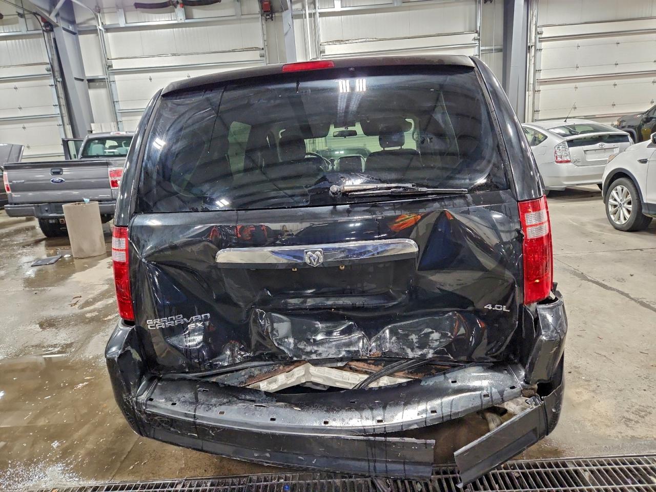 2010 DODGE GRAND CARAVAN SE photo 11